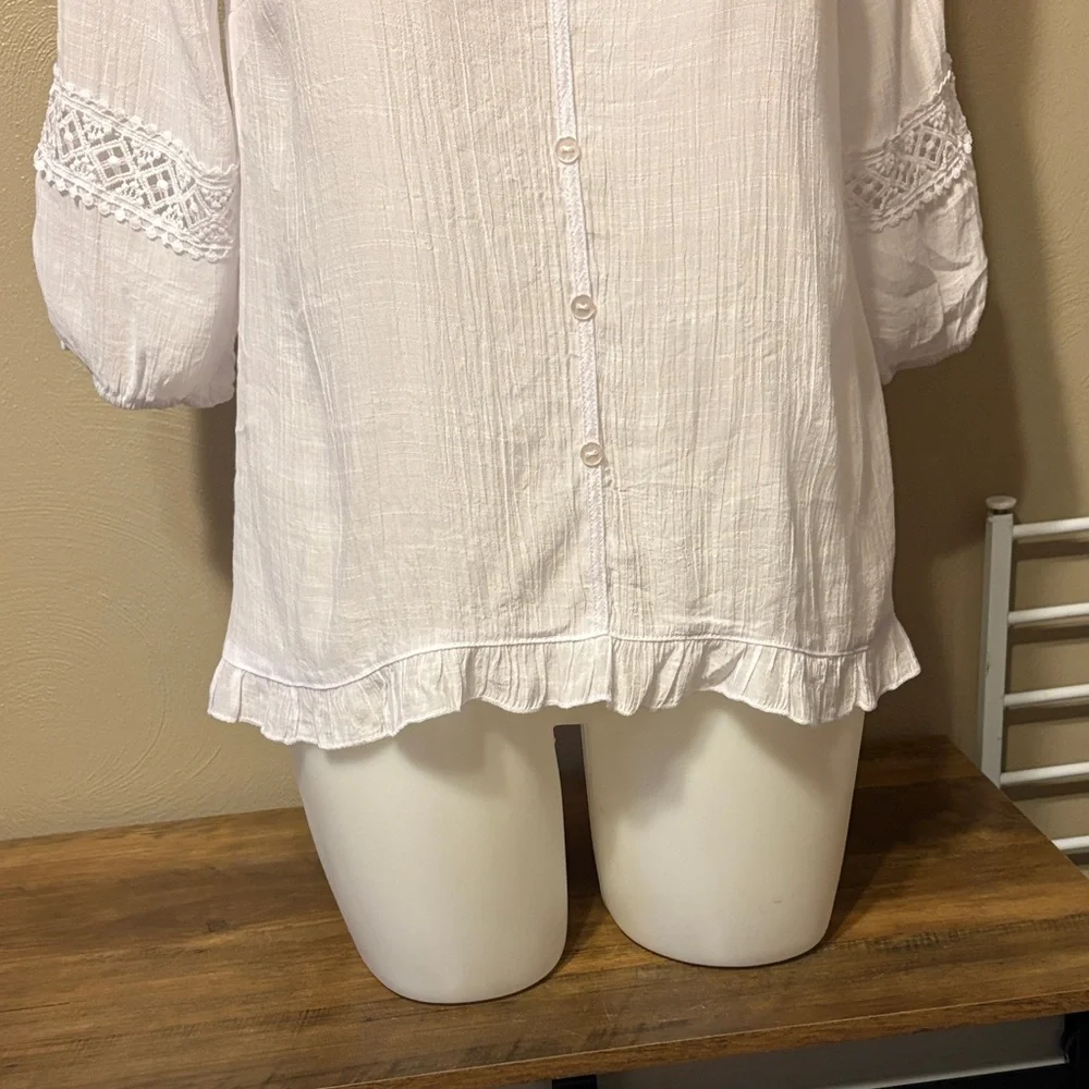 Unique Spectrum White Button-Up Women's Top - Picture 5 of 7